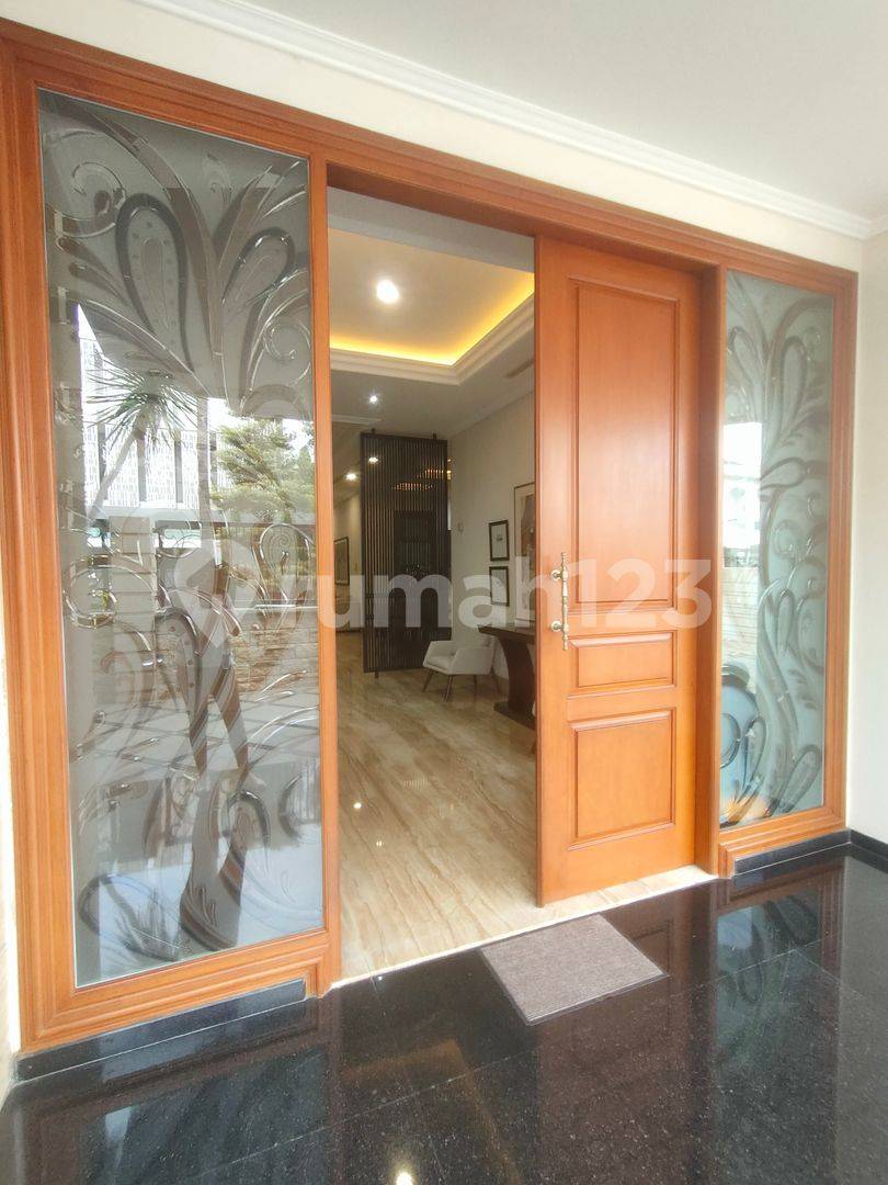 Luxurious Graha Famili House - Fully Furnished, Premium Finish