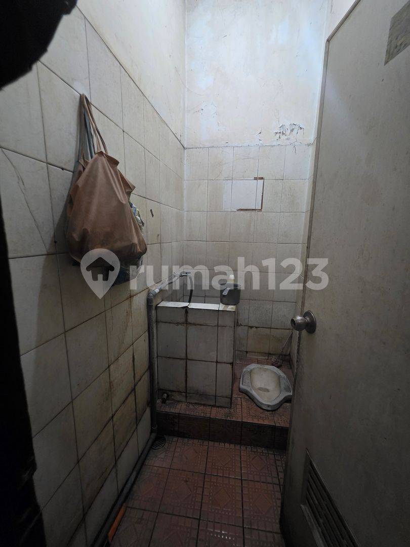 Strategically Located 1.5-Story Property in Ciateul