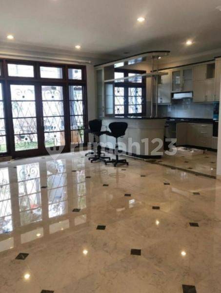 Strategic Location Golf BSD House with Lake View
