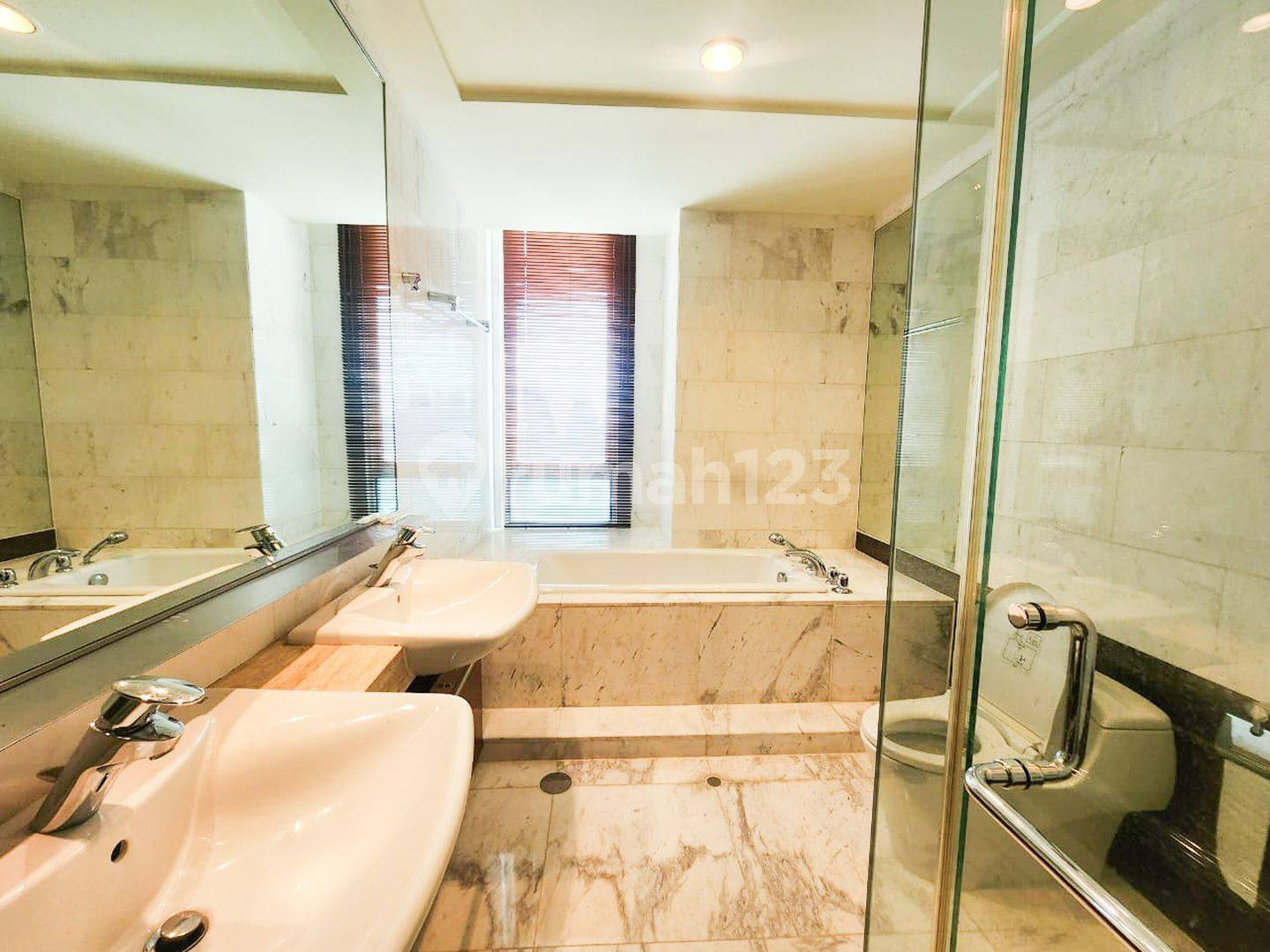 Furnished 2 bedrooms branz mega kuningan for rent