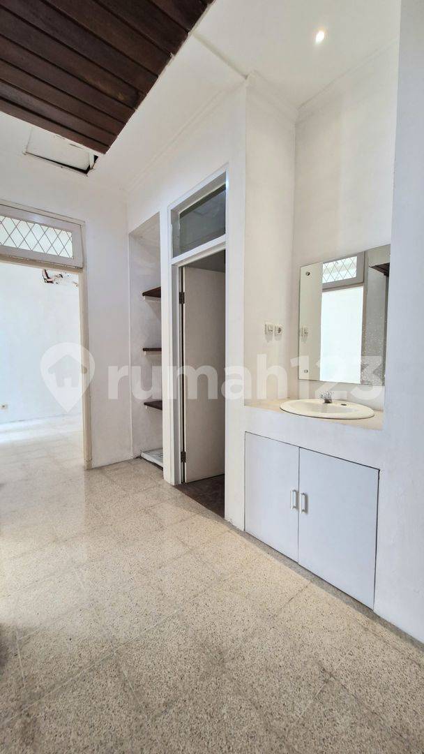 Bona Indah Property in Lebak Bulus - Flood-Free Residential Complex