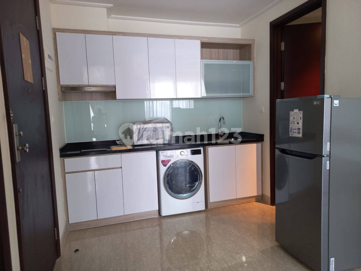Furnished 2-Bed Apartment with City View