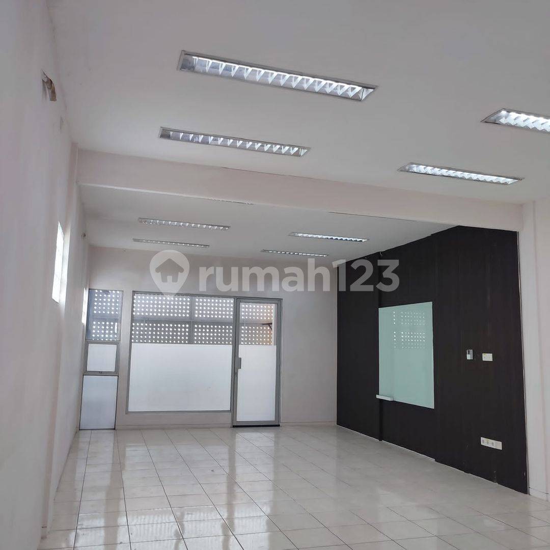 Commercial Property in Central Semarang - 3-Story Shophouse