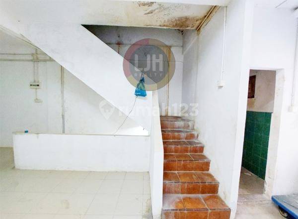 3-Story Commercial Shop/Property in Pantai Permata Baloi