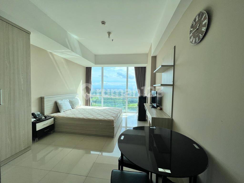 Furnished Studio Apartment with Golf Course View