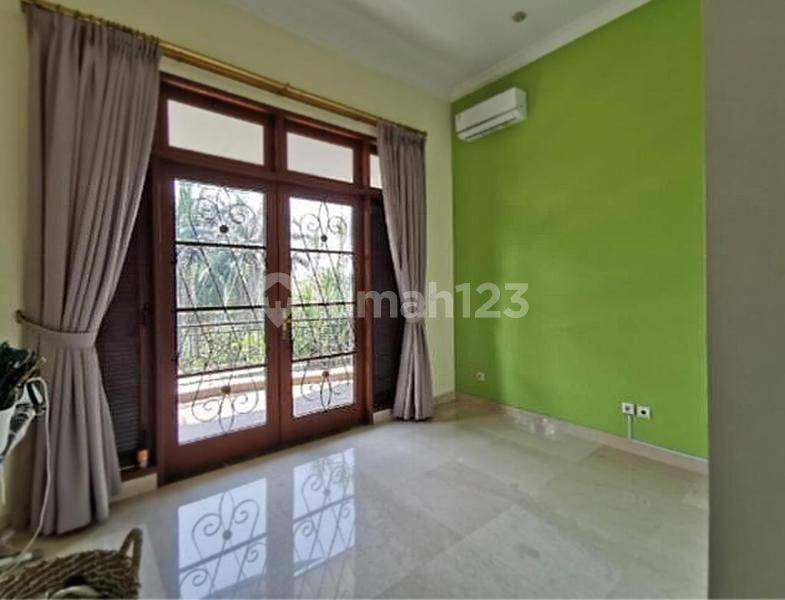 Strategic Location Golf BSD House with Lake View