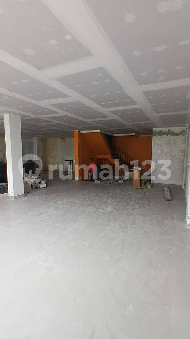 4-Story Commercial Building for Rent in Bekasi City Center