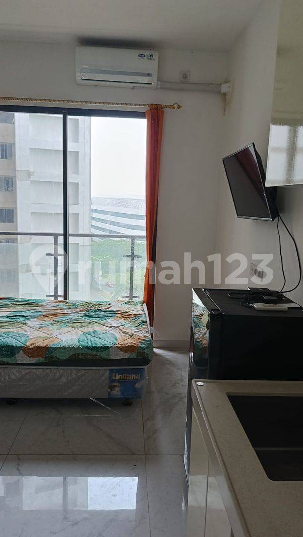 Studio Apartment with Pool View, Fully Furnished