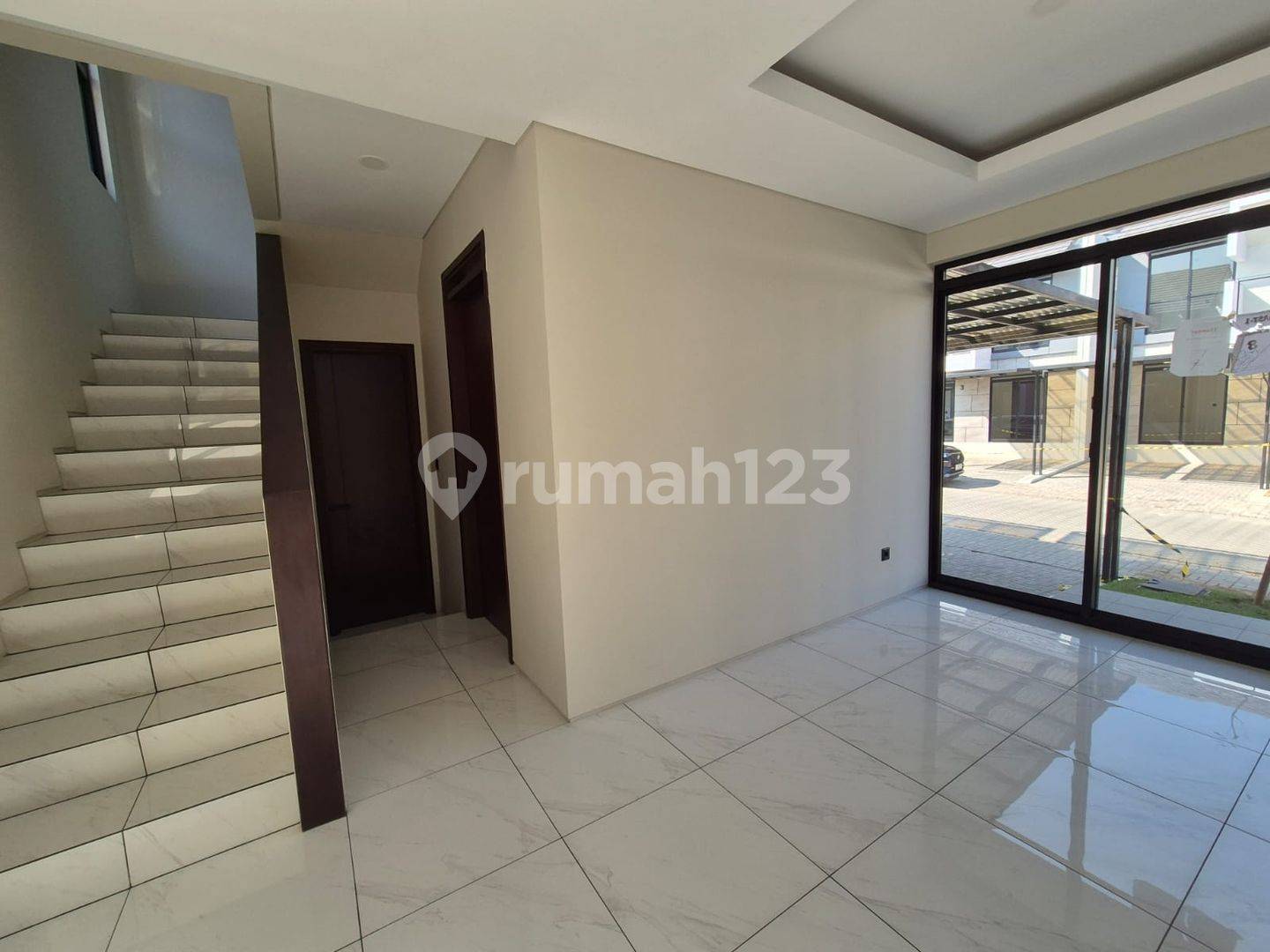 Solahart жүйесі бар Kota Baru Parahyangan қаласындағы Smart Home үйі