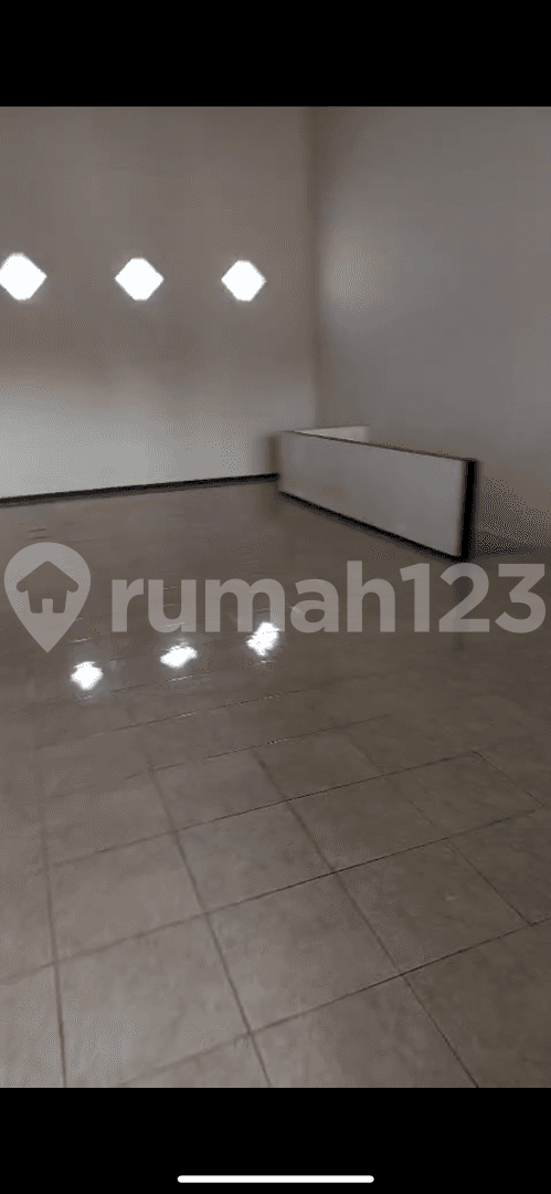 3.5 Story Commercial Space for Rent in Ngagel Jaya Selatan
