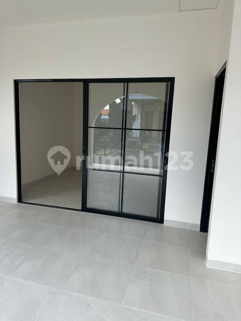 Canggu Guesthouse - Spacious 2-Story Property with Garage