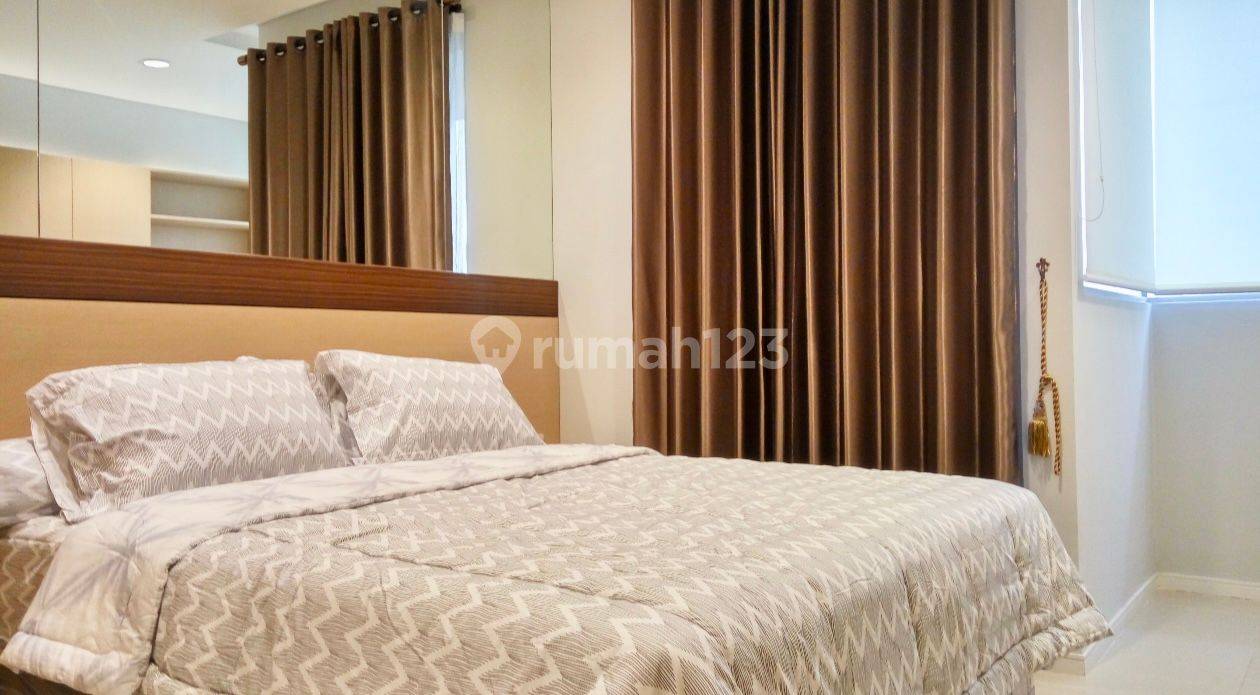 Walkable to Campus! Fully Furnished Move-in Ready Apartment