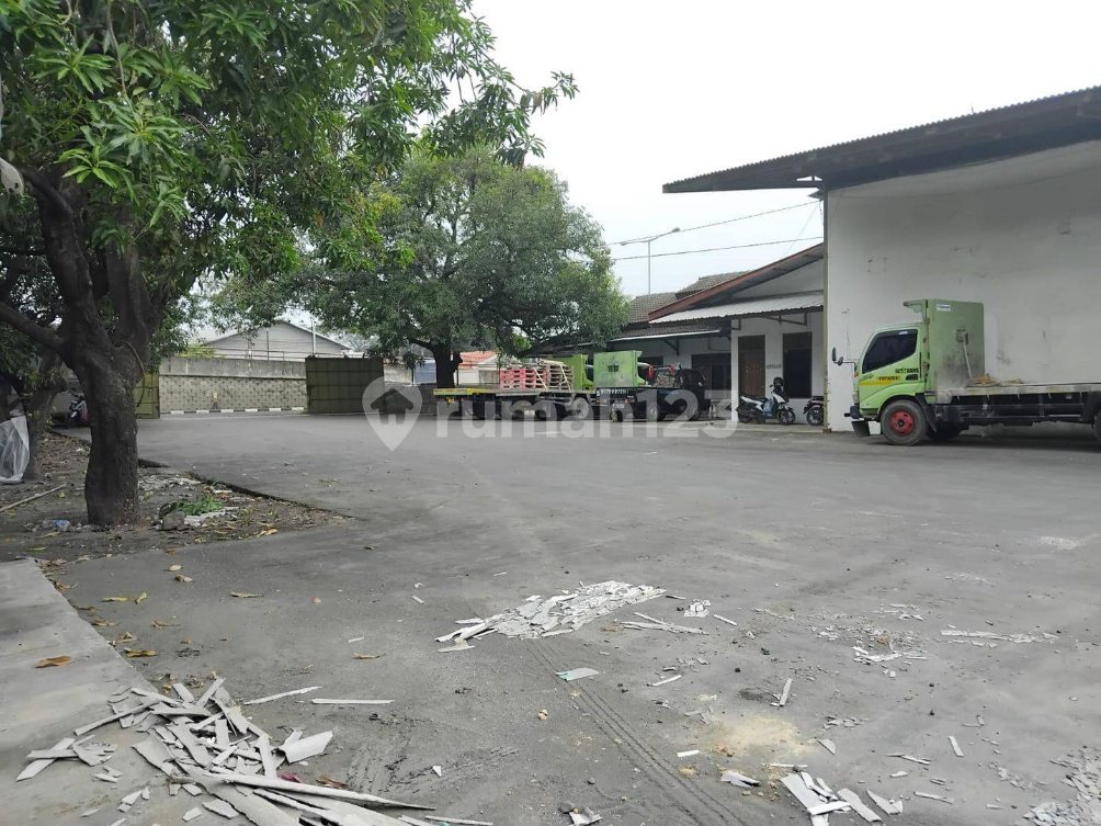 Large Warehouse with Office Space for Rent