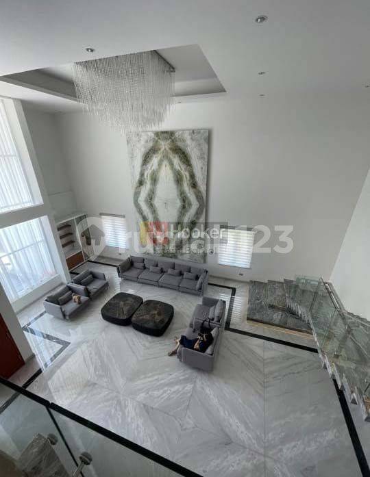 Luxury 2-Story House in Elite Gajah Mungkur Area, Semarang
