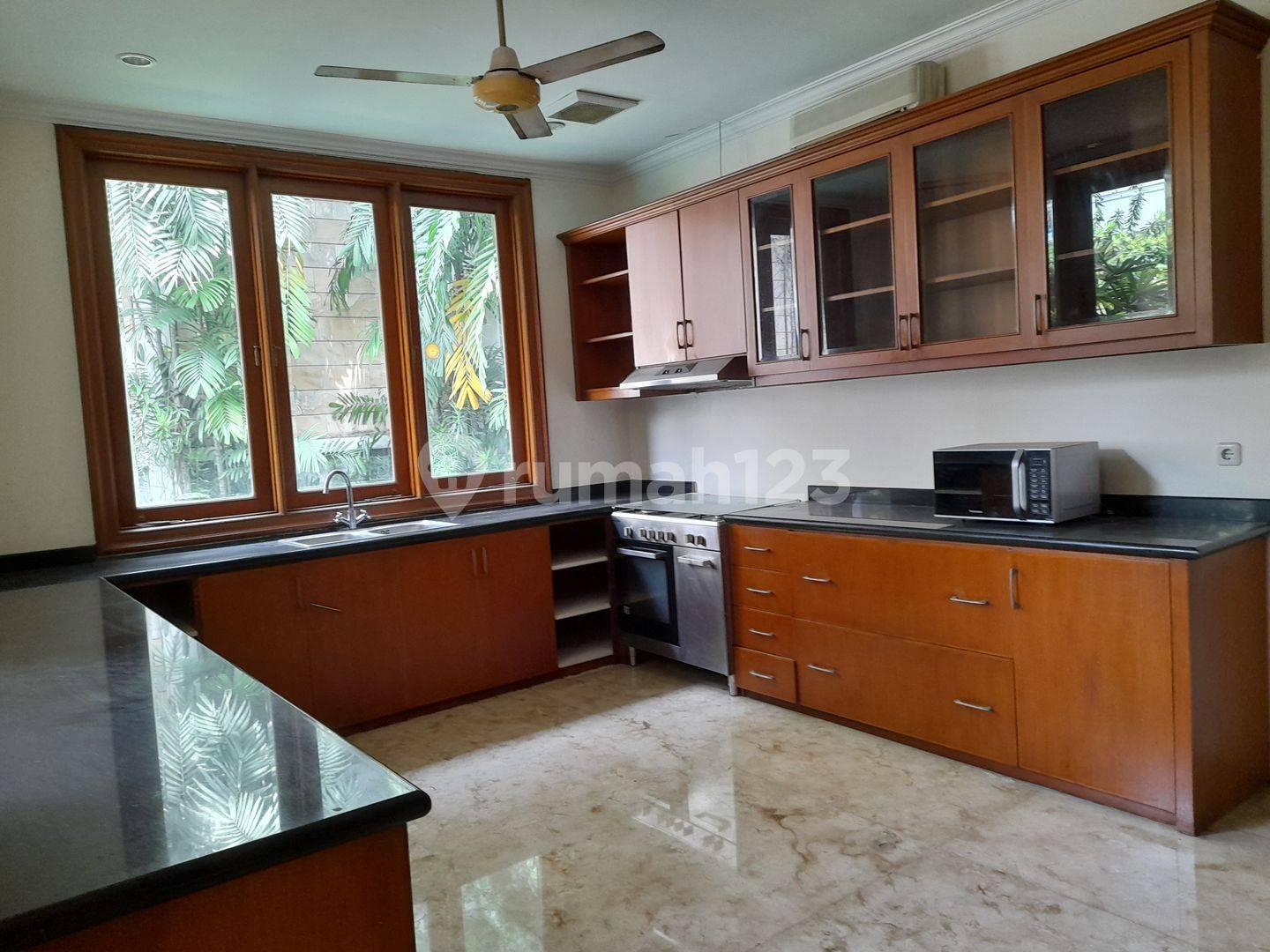 Spacious Property near Central Jakarta with Private Pool