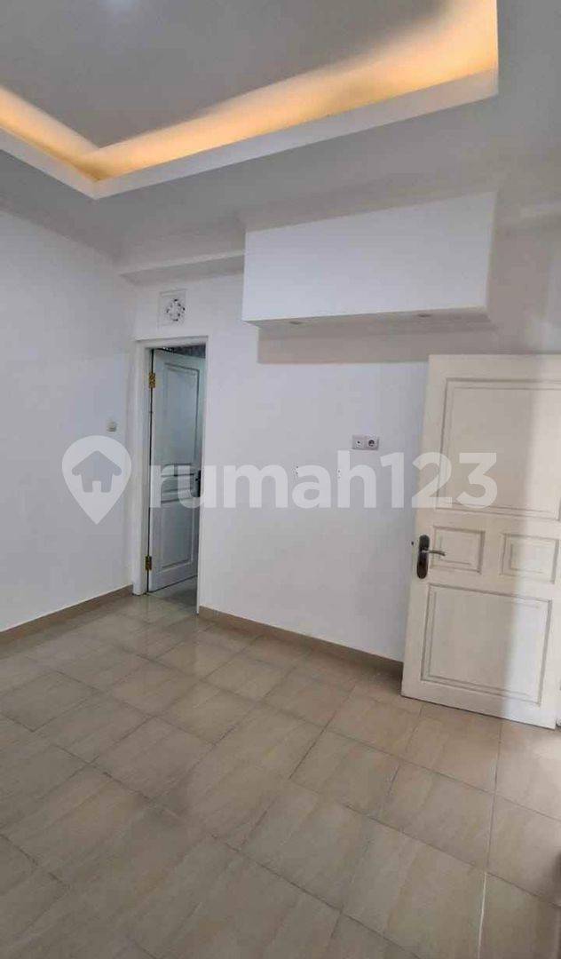 3 Bedroom House in Padonan near Canggu with Garage