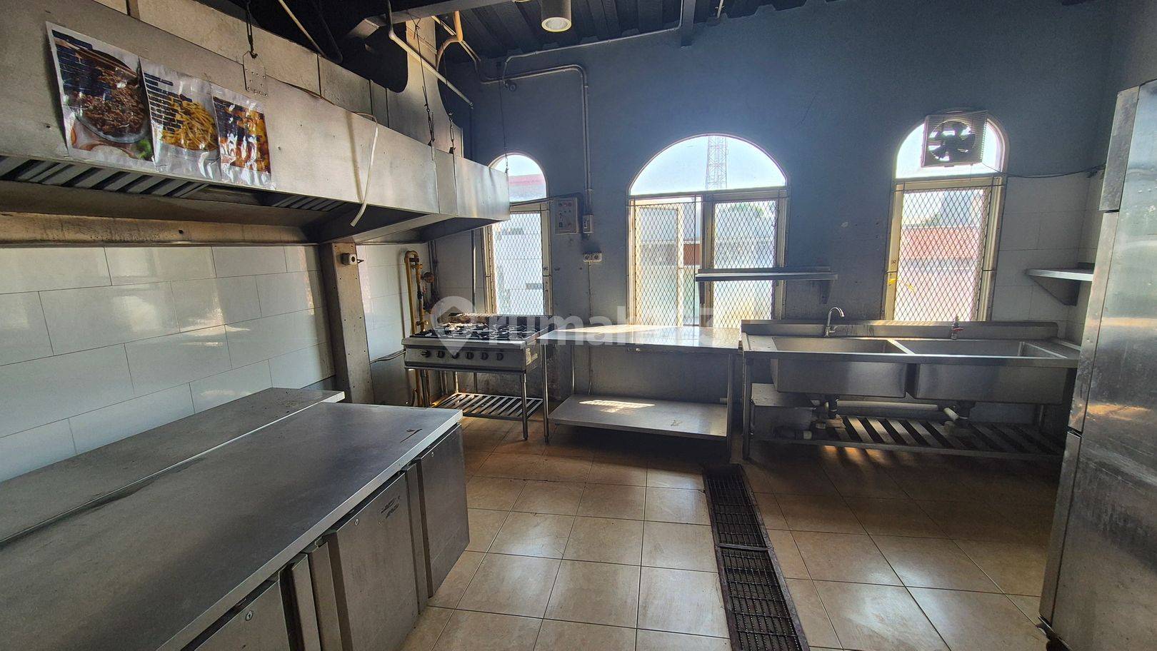 3.5 Story Commercial Shophouse with Extensive Facilities