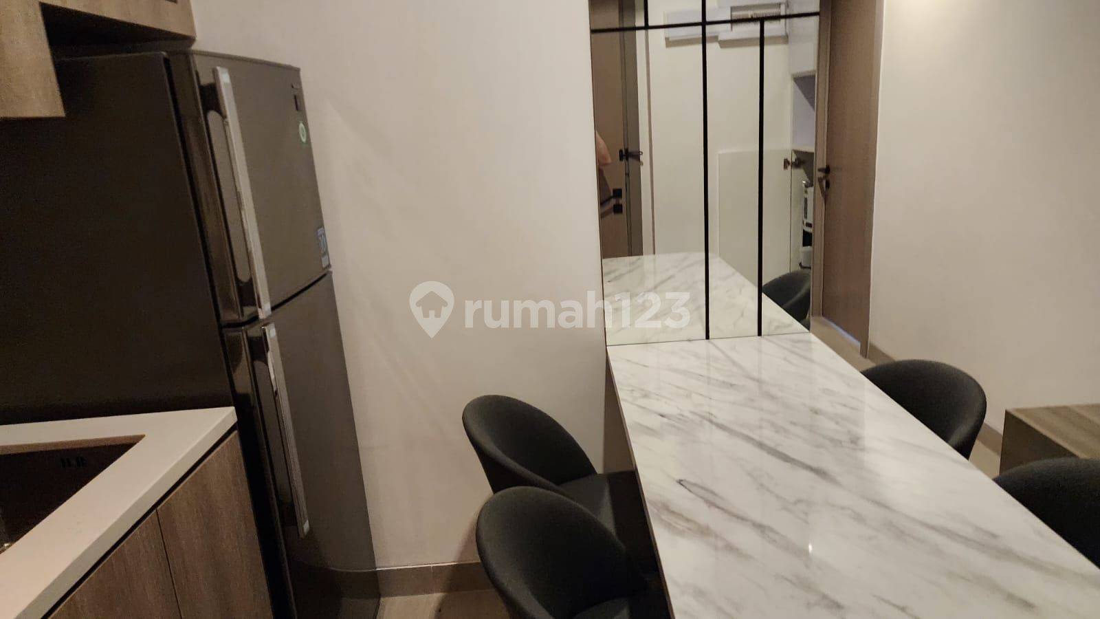 Fatmawati City Centre-дегі 2 бөлмелі пәтер, 11-ші қабат