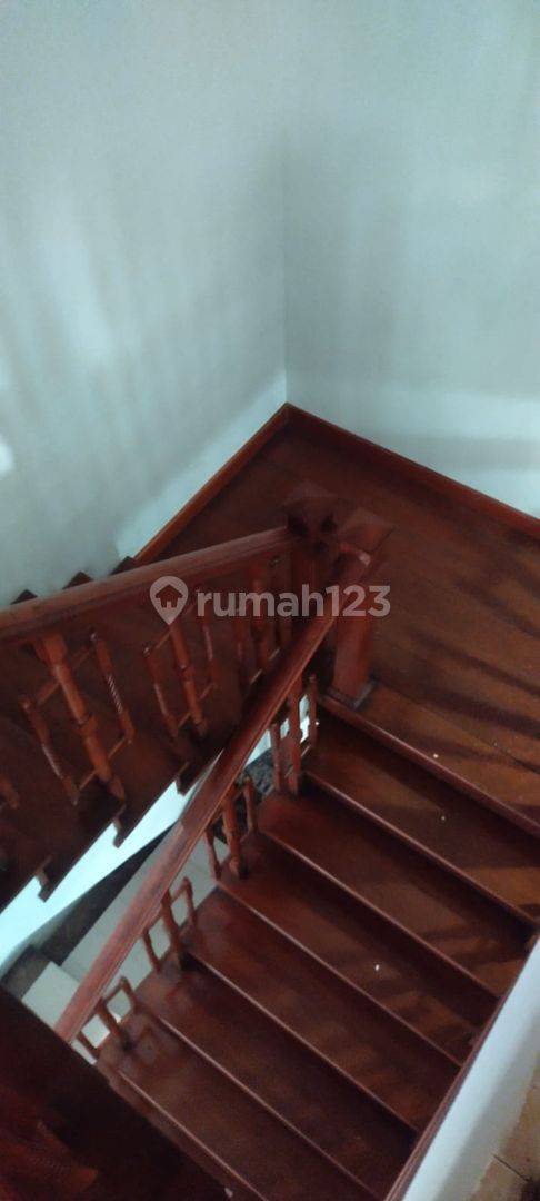 Strategic Location House Near Antasari and Fatmawati Roads