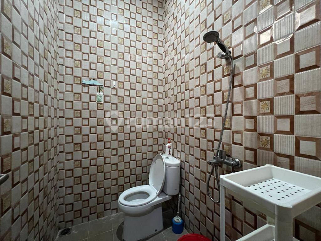 Spacious Property with 24-Hour Security and Wide Street Access