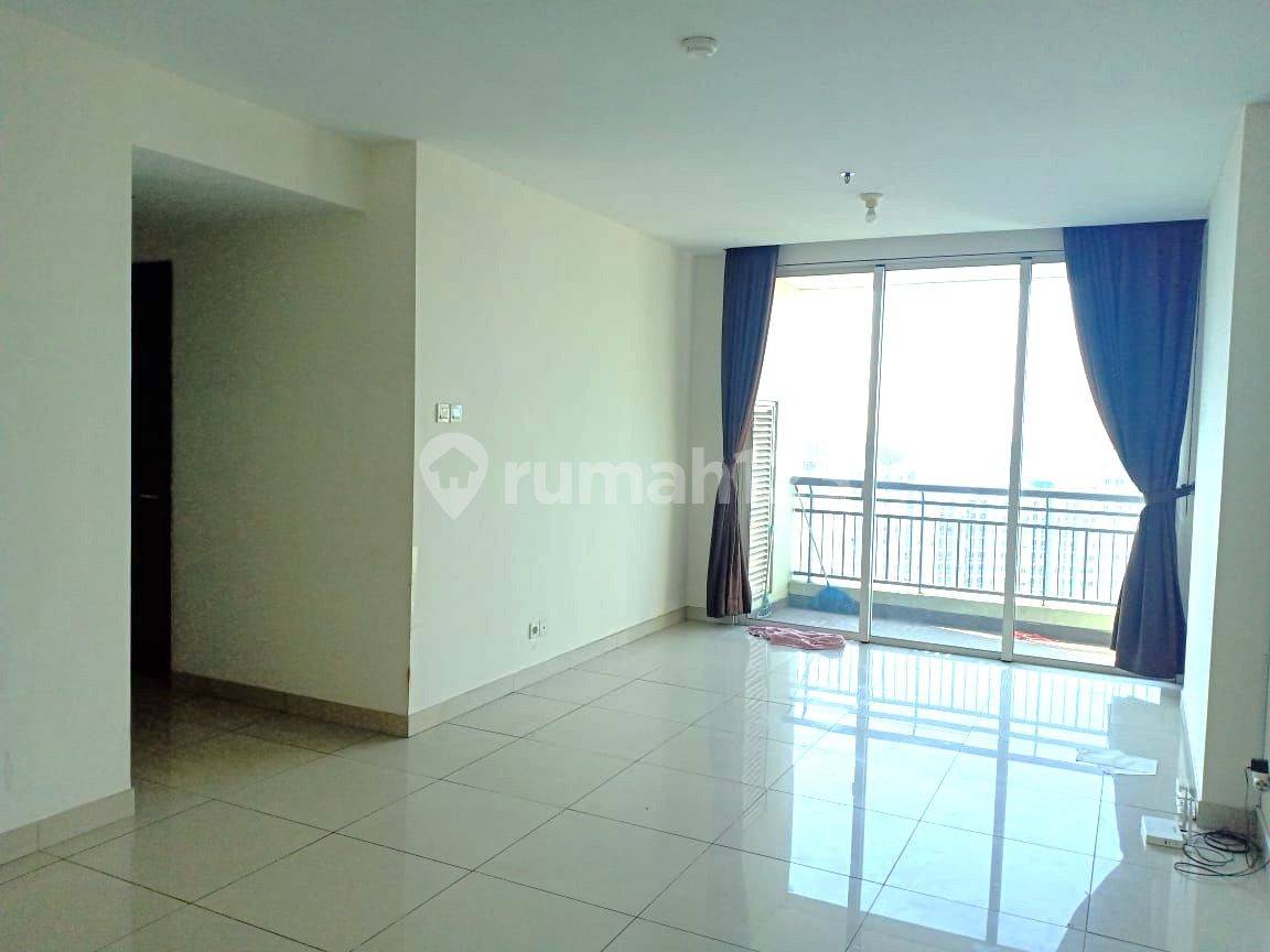 Fully Furnished Apartment in West Jakarta with City View and Amenities