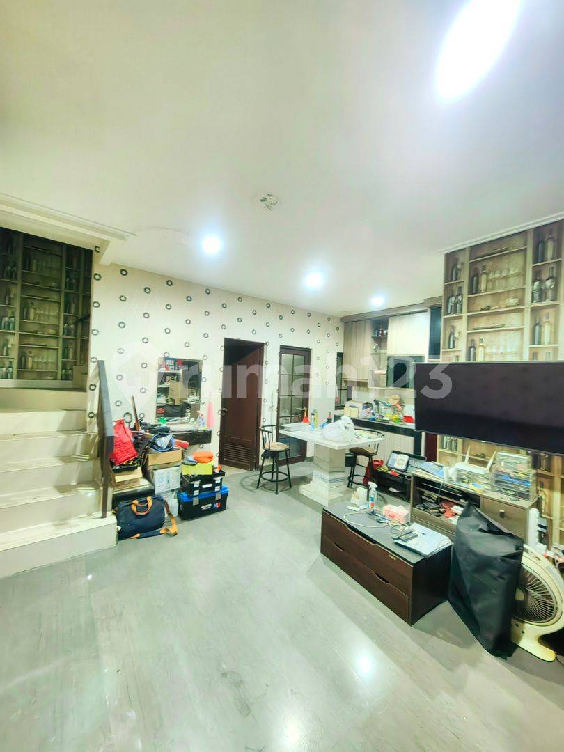 Green Village Pinang Tangerang - 2-Story House with Multiple Amenities