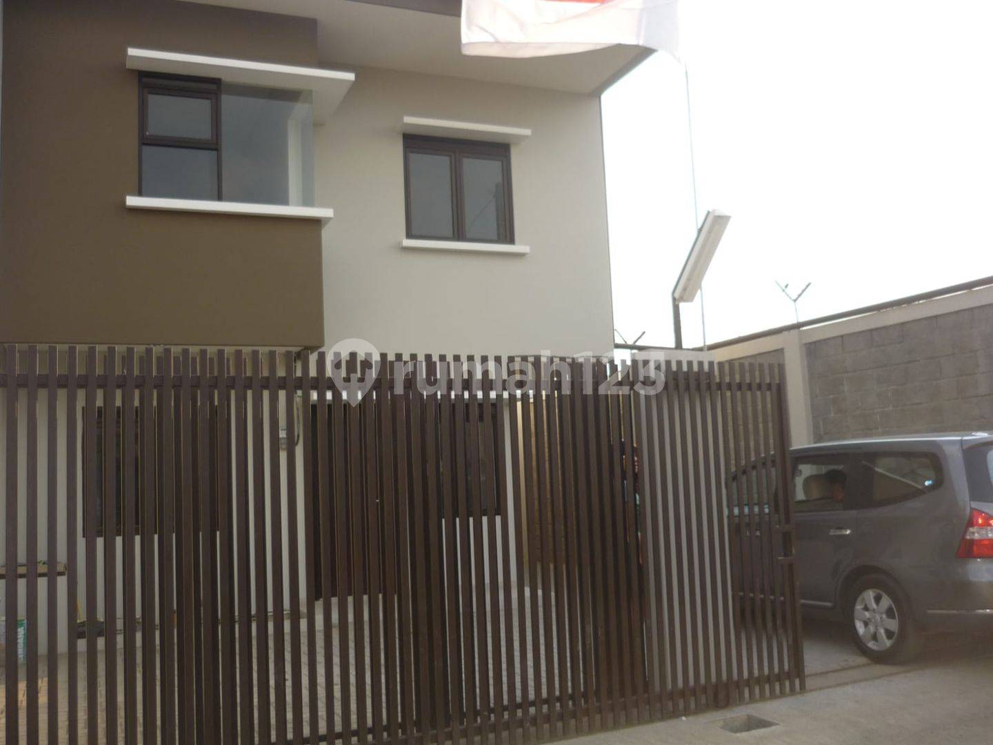 2-Bedroom House at Gunung Batu with Drying Area