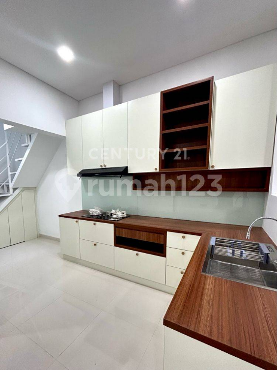 Modern 4-Bedroom House with Garden in Gading Serpong