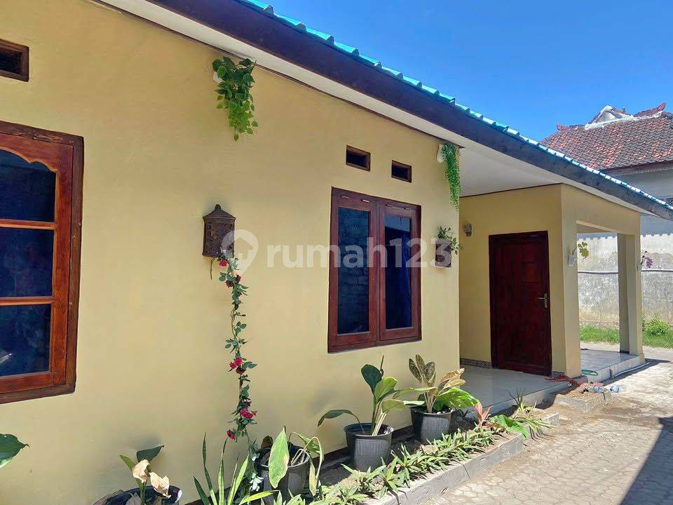 4 Bedroom House Near Airport, Quiet Location