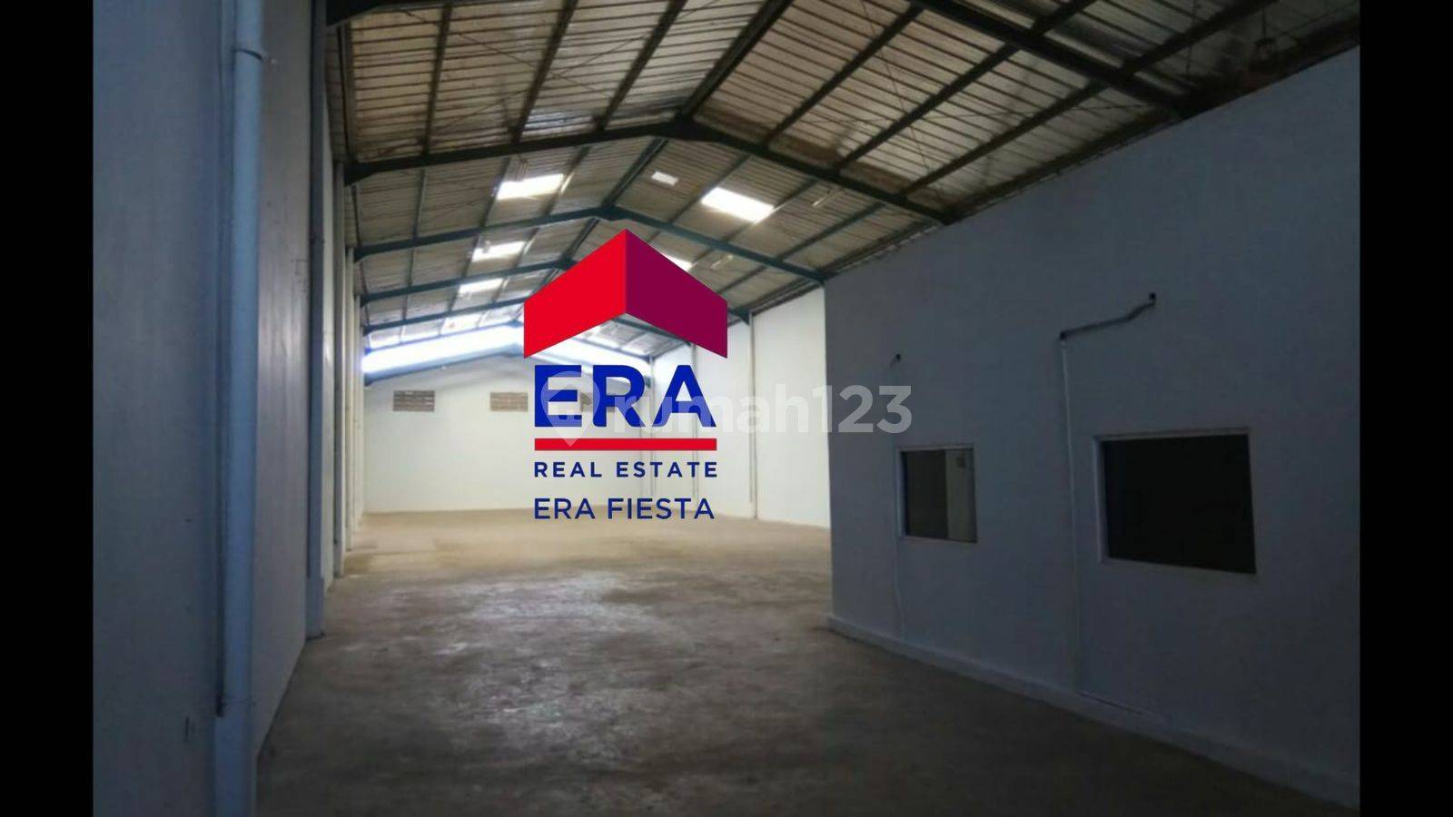 Spacious Warehouse with Office in BSD City