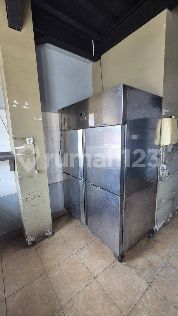 3.5 Story Commercial Shophouse with Extensive Facilities