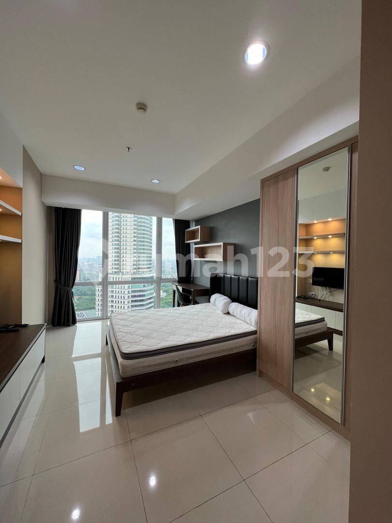 Luxury 5-Star Hotel-Style Apartment Near UPH University