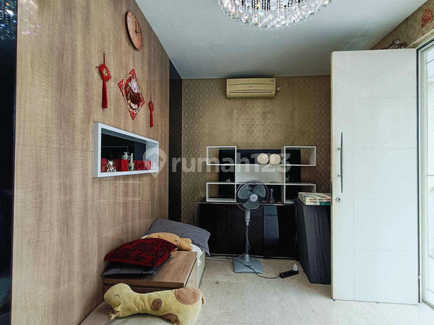 Spacious apartment with golf course view and premium interior