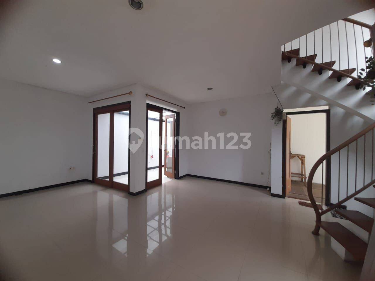 Cigadung Raya Barat House - Suitable for Residence or Office