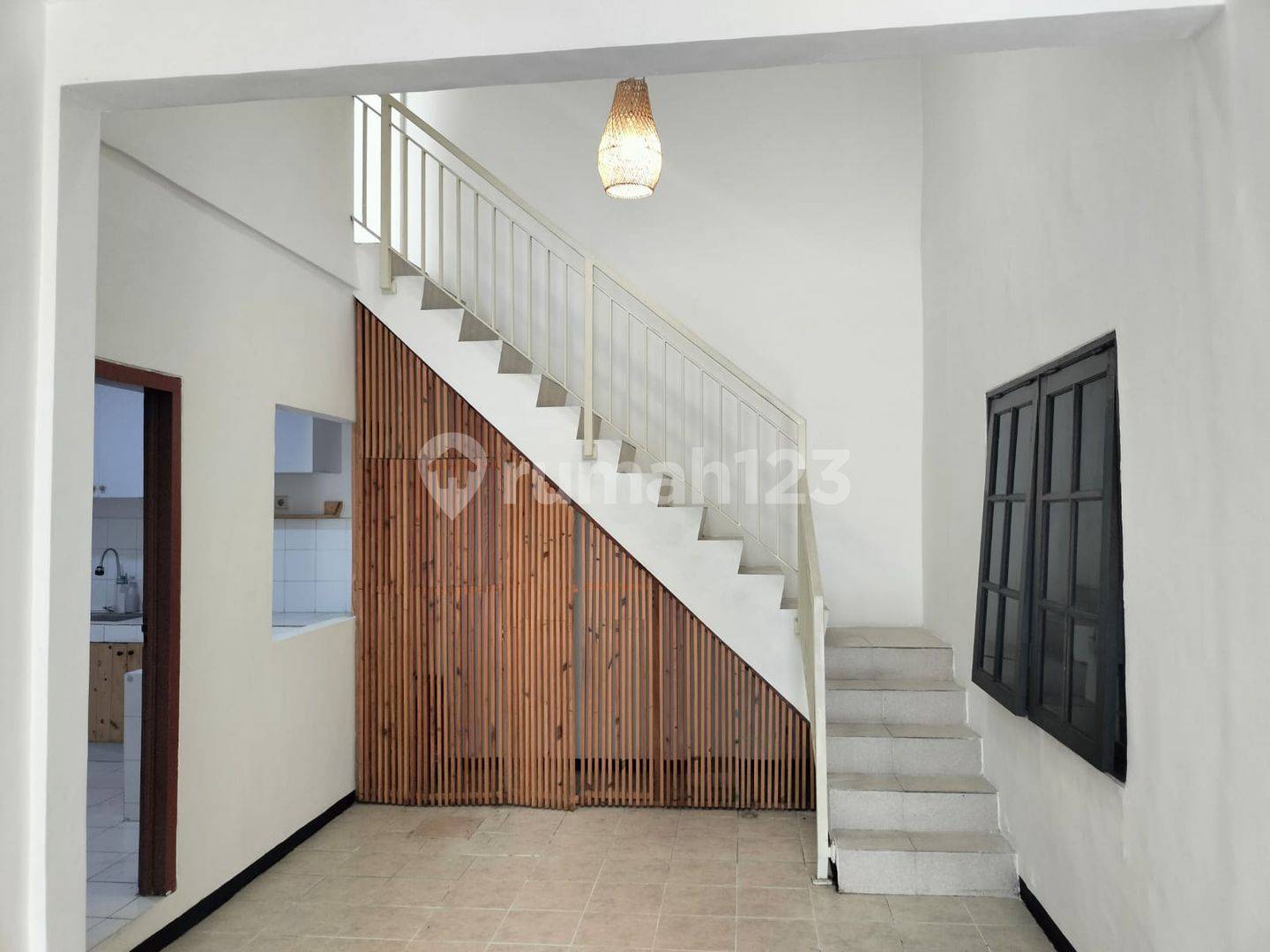 Spacious 2-Bedroom House with Modern Finishes
