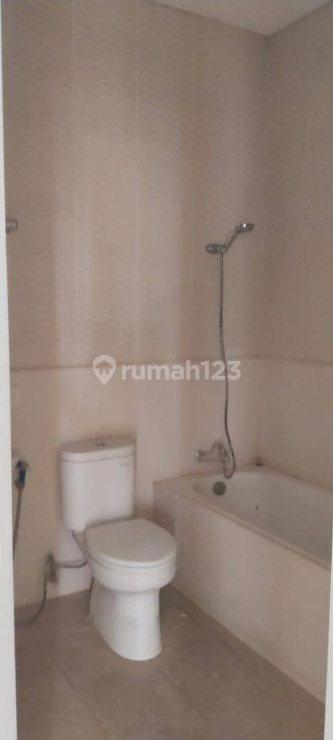 2-Story House in Renon - Strategic & Comfortable Location