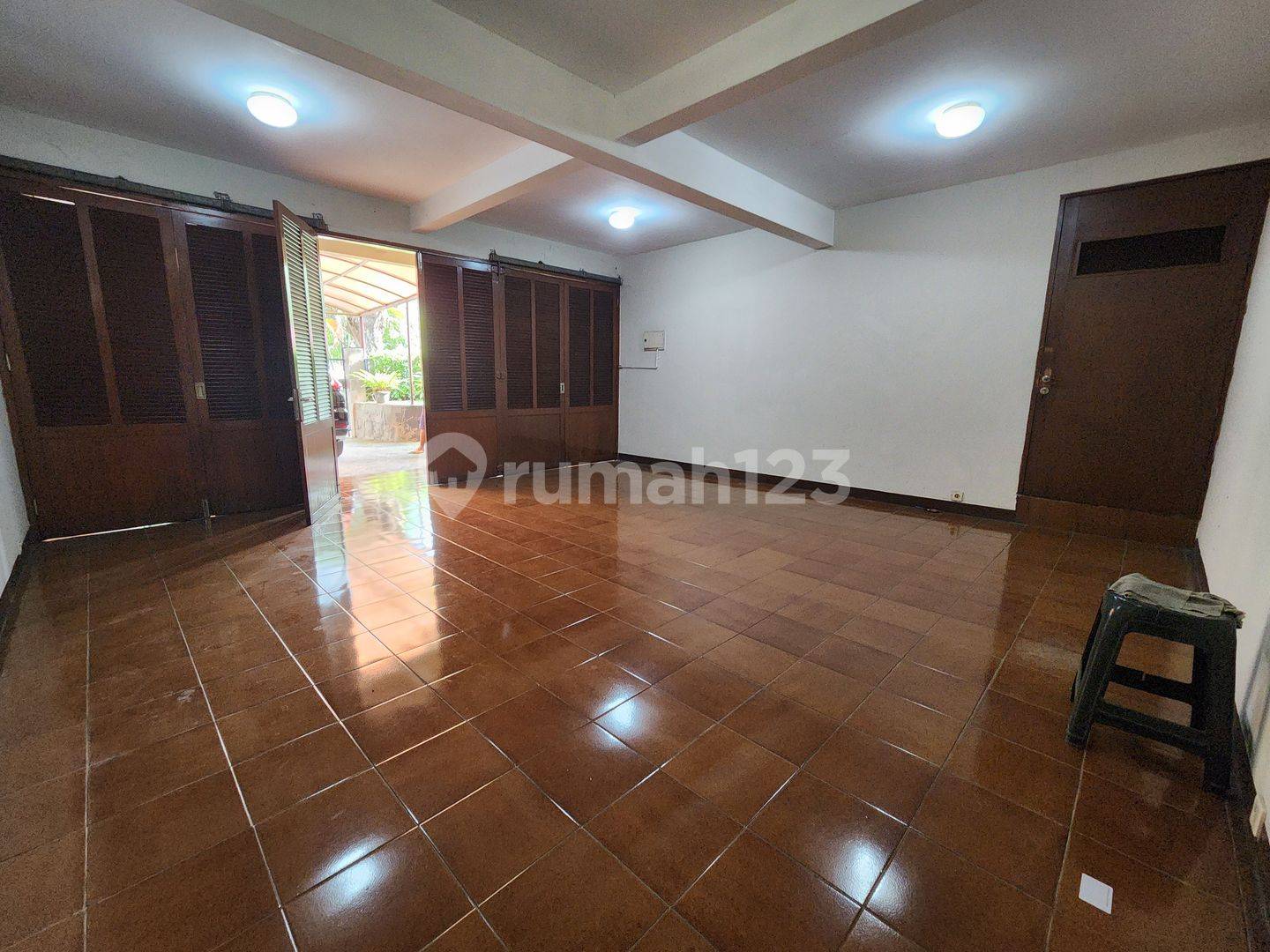 Spacious 2-Story House in Kuningan with Pool, Ideal for Expats