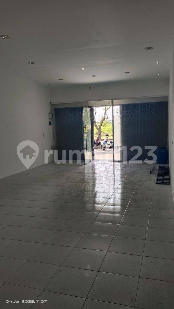 Two-story commercial property for various business uses