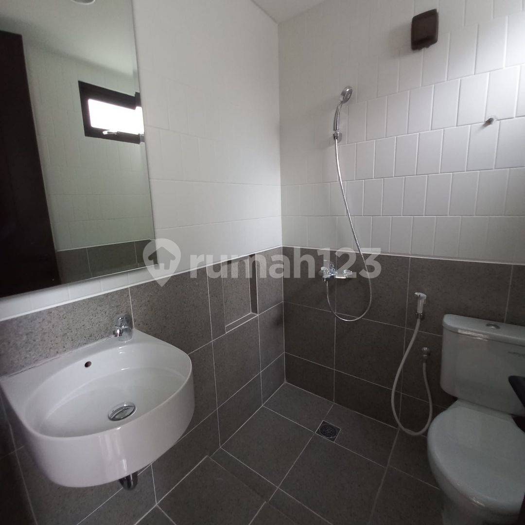 Summarecon Flora Fiona House Rental - 3 Bedrooms, Modern Design