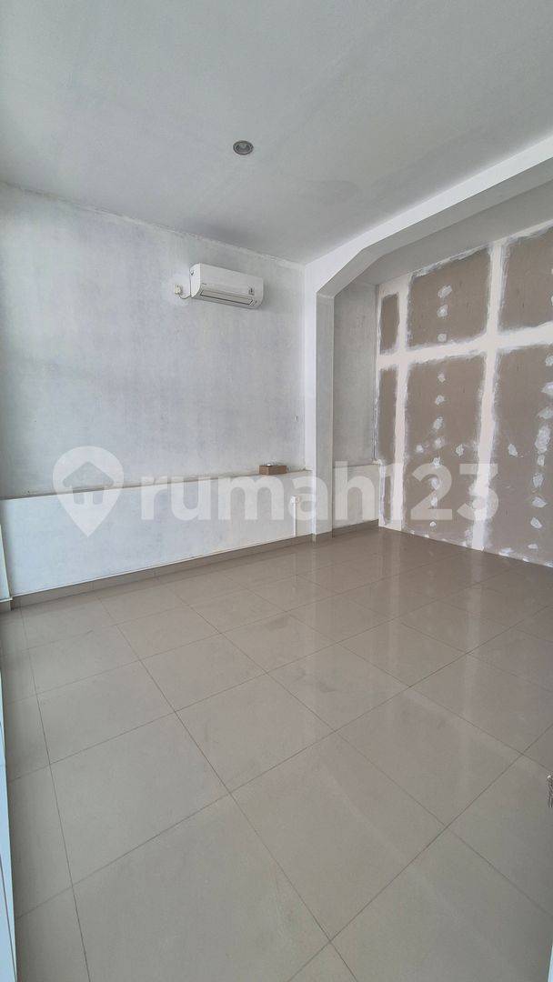 3-Story Commercial/Office Building in Kebon Cai