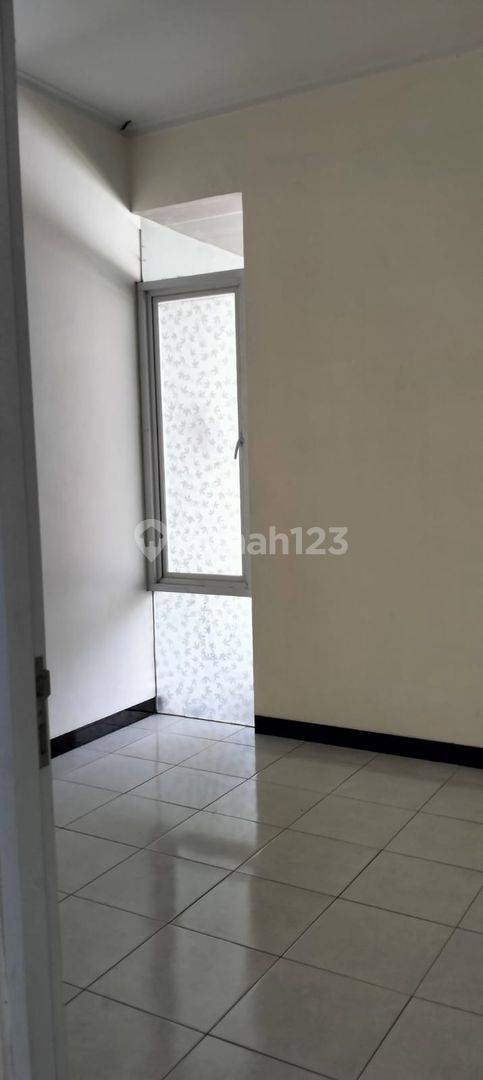 1-Story House in Taman Kopo Indah, Bandung - Strategic Location