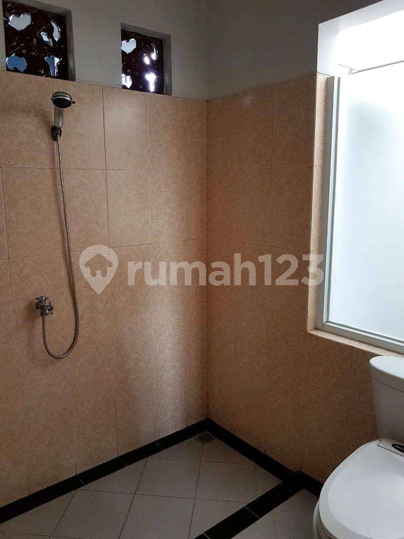 3.5 қабатты үй, Солтүстік Джакарта, Келапа Гадинг - Жөнделген, Бизнес үшін қолайлы