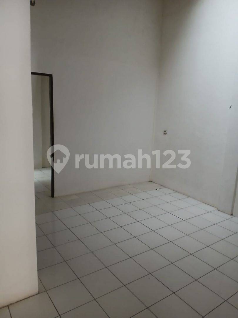 3-Bedroom House in Samarinda Antapani