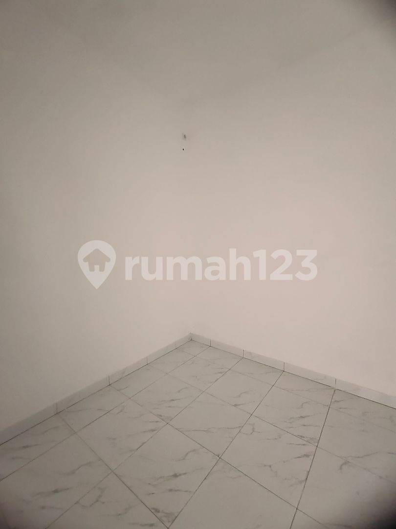 Сантердегі жылжымайтын мүлік - Үйге көшуге дайын, 6x16м, 2+1 жұмақ