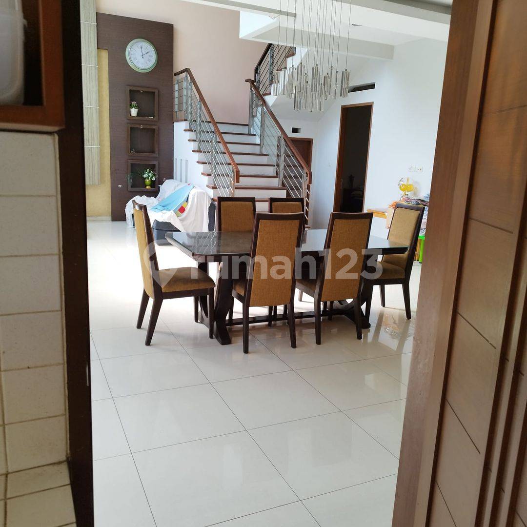 Minimalist House in Batununggal Cluster - 5 Bedrooms