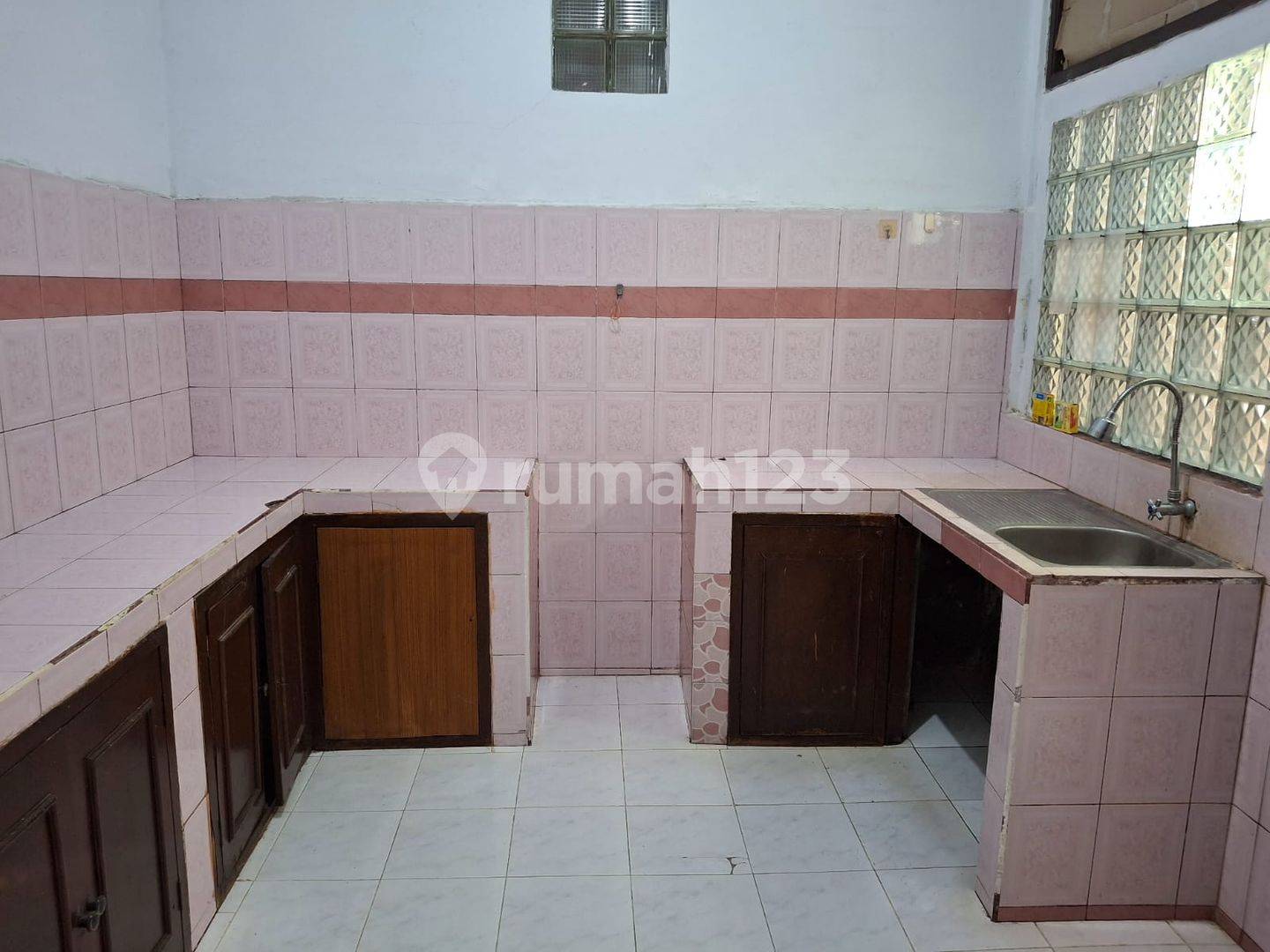 1.5 Story House in Strategic Location - Sidakarya, South Denpasar