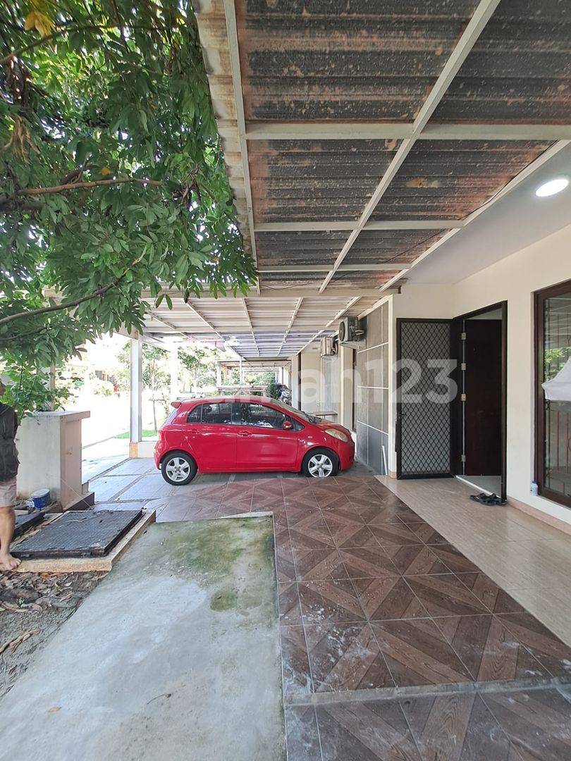 Cluster Arana Harapan Indah Bekasi - Spacious 4+1 Bedroom House