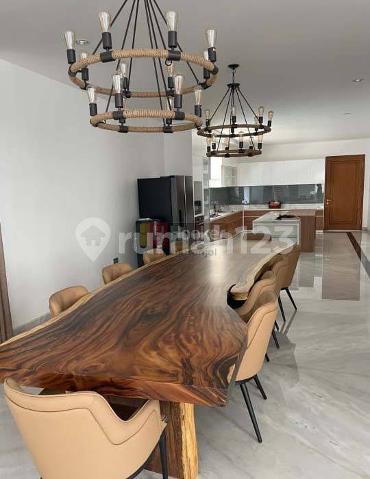 Luxury 2-Story House in Elite Gajah Mungkur Area, Semarang