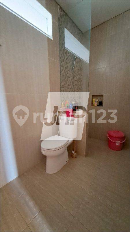 2-этажный дом в Abadi Regency I, Gegerkalong - Просторный семейный дом