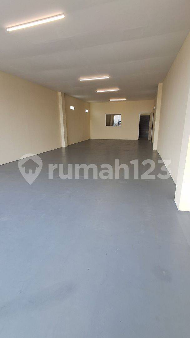 3-Story Commercial Building - Strategic Location, Newly Renovated